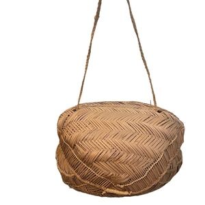 NWOT CARRYING BASKET BY XAVANTE‎